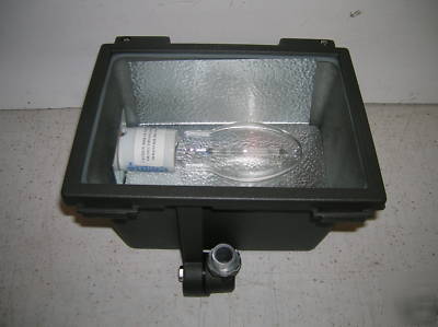 NEW150 watt high pressure sodium floodlight with lamp