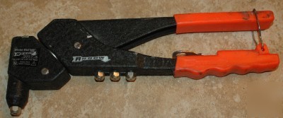 Arrow swivel head pop rivet tool RHT300 lightly used