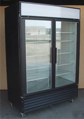 True gdm-49F freezer swing glass door merchandiser