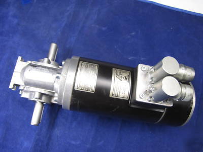 Lenze d-32696 servo motor gear encoder 1.35 nm