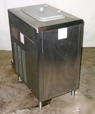 Taylor 702 single flavor ice cream freezer machine 2004