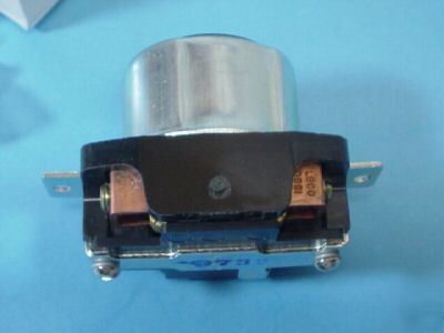 Non-nema locking arrow hart receptacle 50A 250VDC 600VA