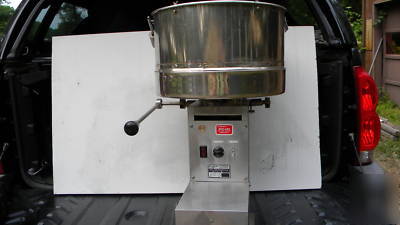 Cretors giant electric popcorn popper 