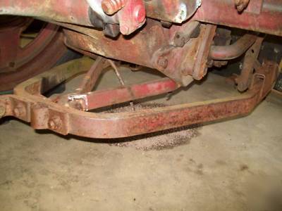 International farmall 200 tractor fast hitch assembly