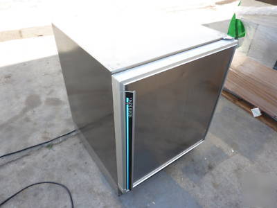 Silver king SKF27B under counter freezer,used,works GR8