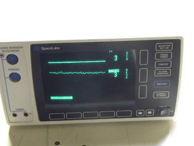 Space labs 90622A ecg/resp patient monitor