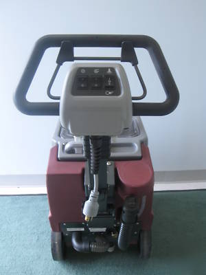 Minuteman 17X carpet extractor