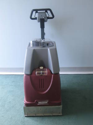 Minuteman 17X carpet extractor