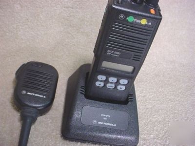 Motorola MTS2000 vhf 136-178 mhz 160 ch portable radio 