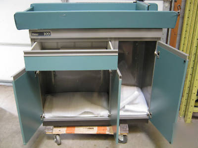 Ritter 109 pediatric exam table *great condition*