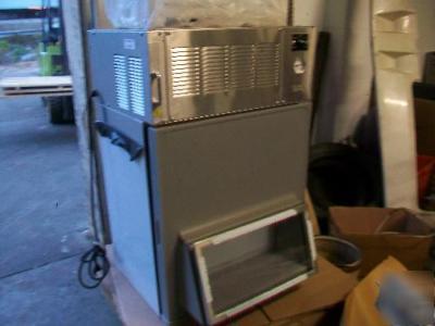 Very nice condition glas tender lettuce crisper cooler