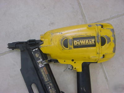 Dewalt D51844 20 degree full round head framing nailer