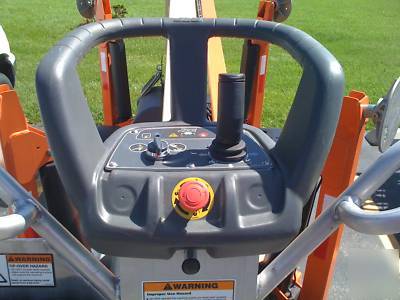 Jlg T350 towable man lift-under 8 hours great condition