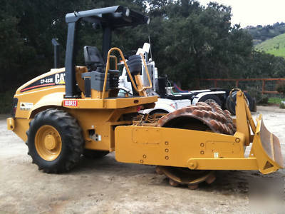 2005 caterpillar cp 433 c padfoot compactor / low hrs