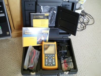 Fluke 123S scope meter