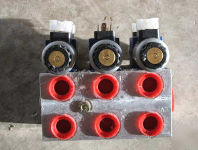 New rexroth 6 way 3 x 12-24 volt hydraulic valve block 