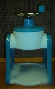 New vintage the pampered chef ice shaver 