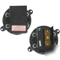 New dwyer pressure switch serie 1900 p/n: 1910-10 