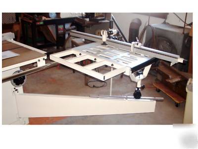 Accura 02212R sliding table tilting arbor cabinet saw