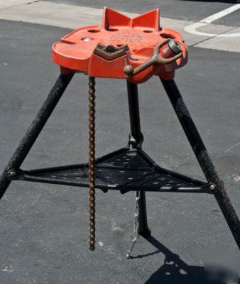 Ridgid pipe tristand chain vise model 460 1/8 to 6 in.