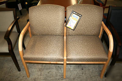 Lesro 2-seat reception chair (beige upholstery)