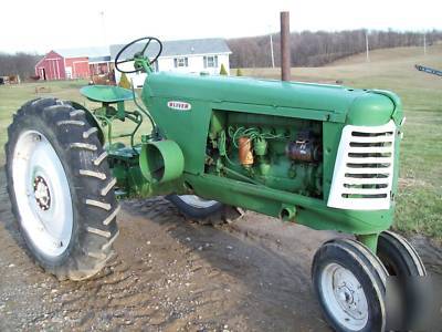 Oliver 77 row crop tractor , runs great 