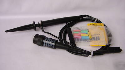 Tektronix P2220 voltage X1 / X10 passive probe 