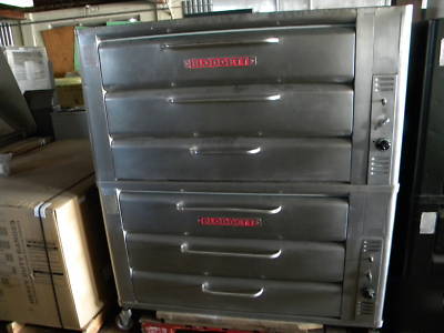 Used blodgett 981 baking oven four drawers 