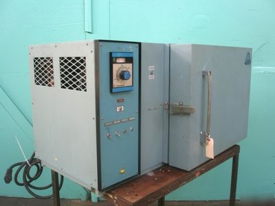 Aes low-high temperature environmental test chamber