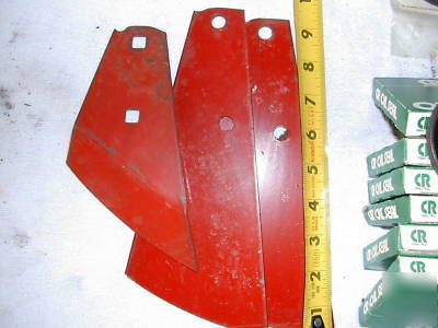 Kewanee disc bearing cups seals & scrapers - ih & rhino