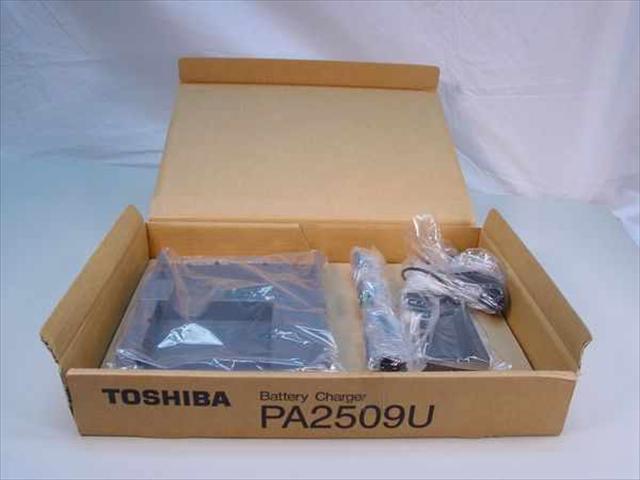 Toshiba battery charger PA2509U w/PA2450U ac adaptor
