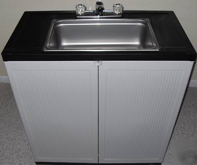 Self contained portable handwash sink with hot water