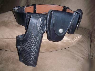 Tex shoemaker & sons police belt ,holster, more sz 32