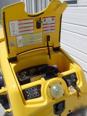 2006 wacker RT82-sc trench compactor 32