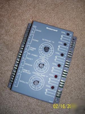 Honeywell W7100A1053 3 controller