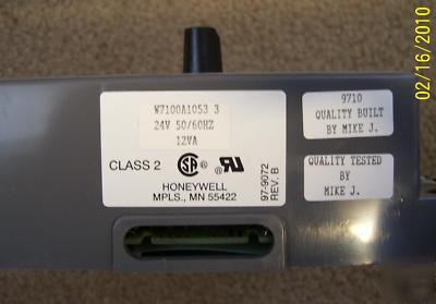 Honeywell W7100A1053 3 controller