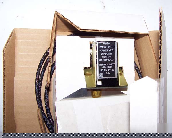 New henry dietz vane type airflow switch 103B-s.p.d.t