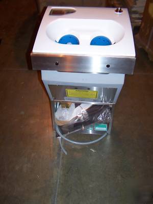 Cleantech 400 by ameritech hand washing system