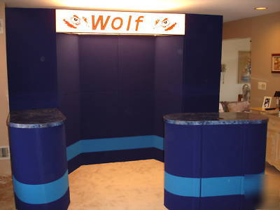 10 x 10 modular trade show display booth