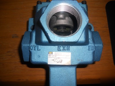 Mac 3 way large remote air valve 58C-55-re 150 psi