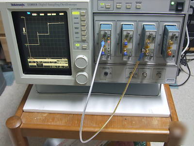 Tektronix 11801B 50 ghz scope + 5 heads + all manuals