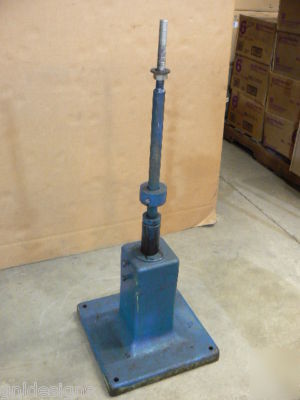 Heavy cast iron machine stand equipment support column 