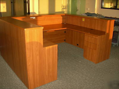 Used deskmakers 8FT u shape reception desk