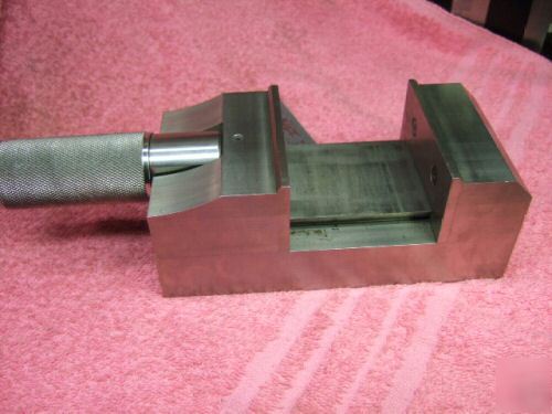 Vise dove-tail grinding vise 