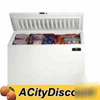 Arctic air 20 cu.ft white commercial chest freezer CF20