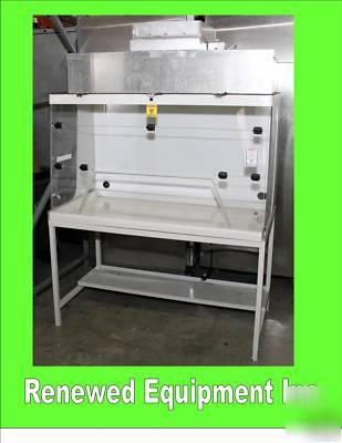 Flow cabinet work station 62 x 55 x 28