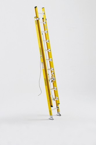Werner D7120-2 20' fiberglass extension ladder