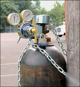 New gmp b pressure regulator shackle p/n 06934 