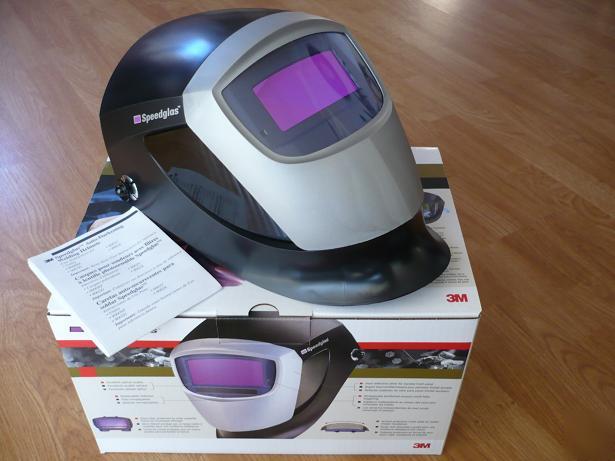 Speedglas 9002V darkening welding helmet w/side windows