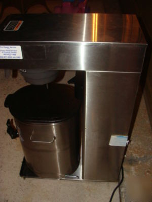 Bunn TB3Q 3 gallon fresh brew tea brewer + 2 dispensers